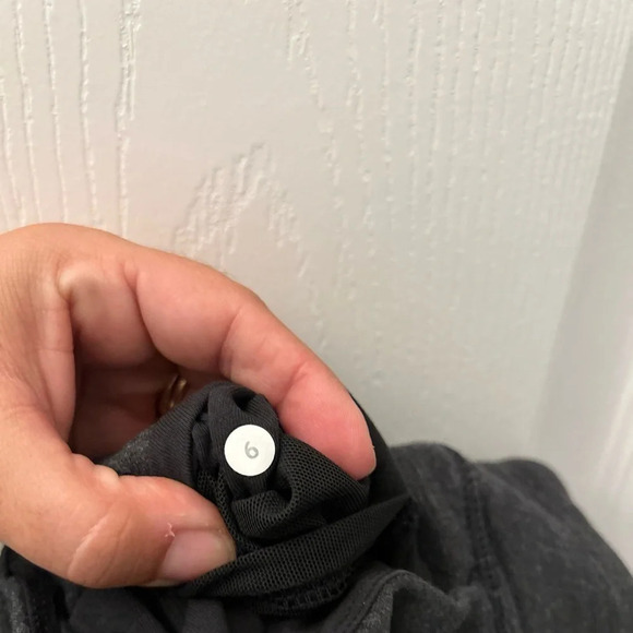 ! Lululemon Stress Less Pant Heathered Dark Grey / Soot sz 6 - Picture 10 of 10